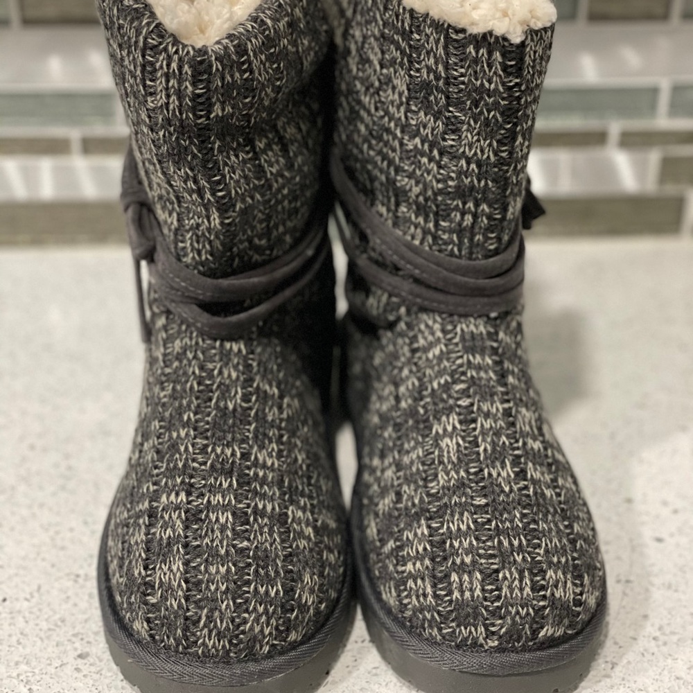 MUKLUKS BOOTS 4-WOMEN, SIZE 8. - Picture 7 of 11